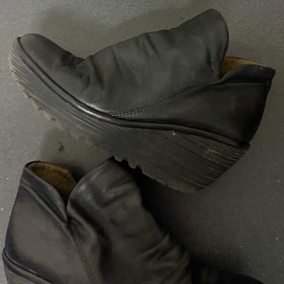 Fly London Yip Leather Wedge Boot Black Leather Size 39 8-8.5 Comfort Shoes - Picture 4 of 14